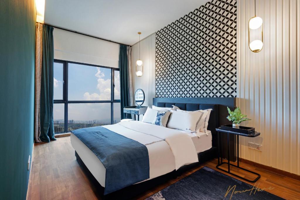 Nowhere 2Br & 2Bath Apartment With Balcony @ Reizz Residences Kuala Lumpur Luaran gambar