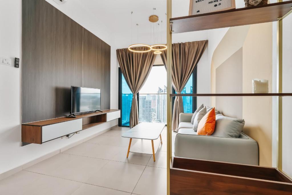 Nowhere 2Br & 2Bath Apartment With Balcony @ Reizz Residences Kuala Lumpur Luaran gambar